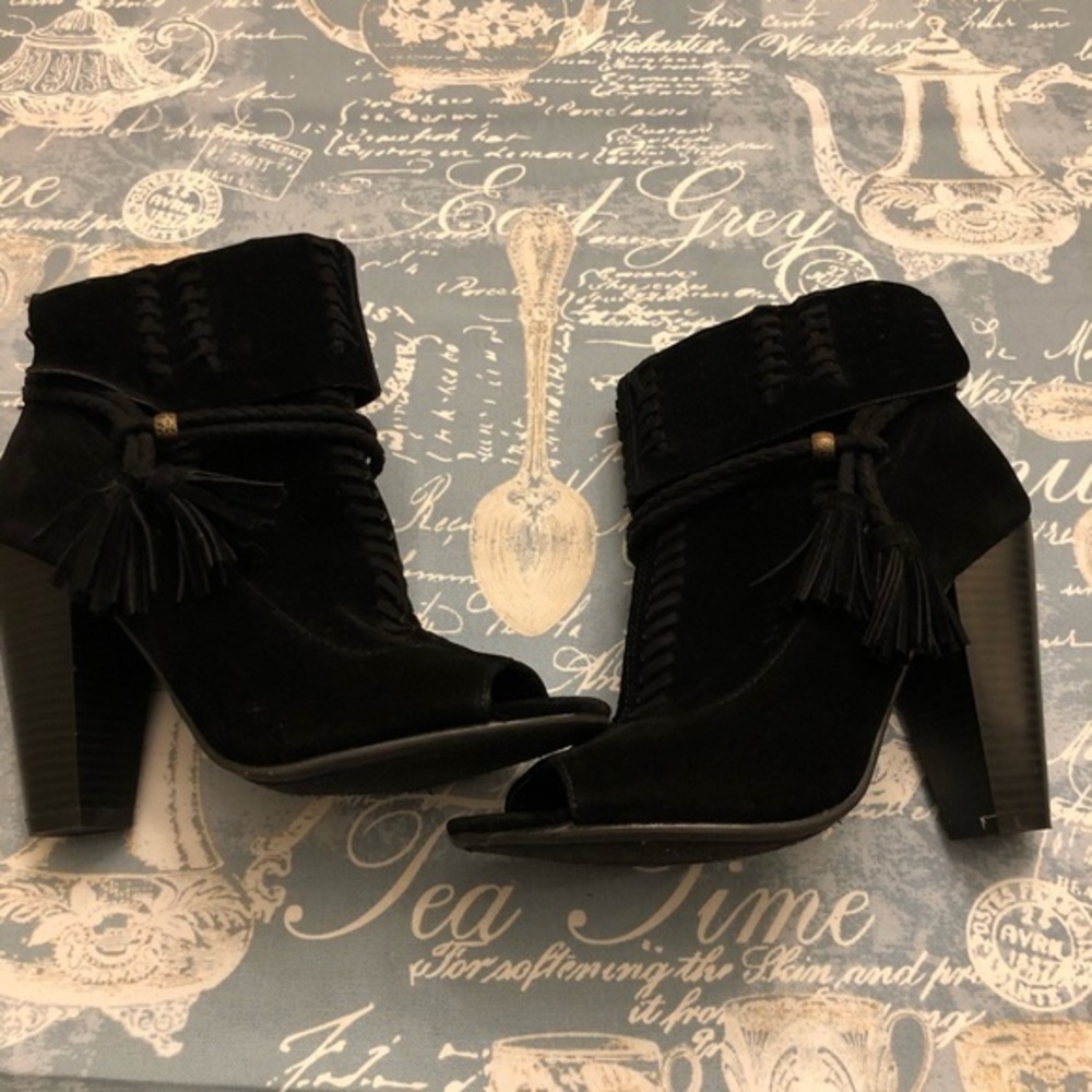Bamboo open toe size 7.5 heel with tassels shoe - Picture 4 of 5